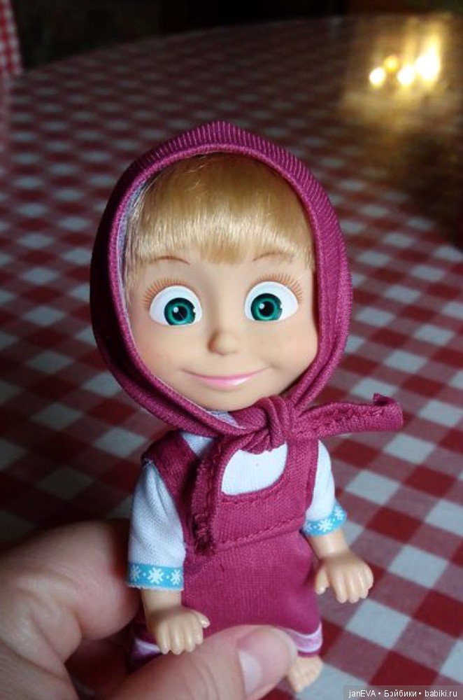 Давай, давай лечиться — Куклы Маша и Медведь (Simba): Маша в кармашке