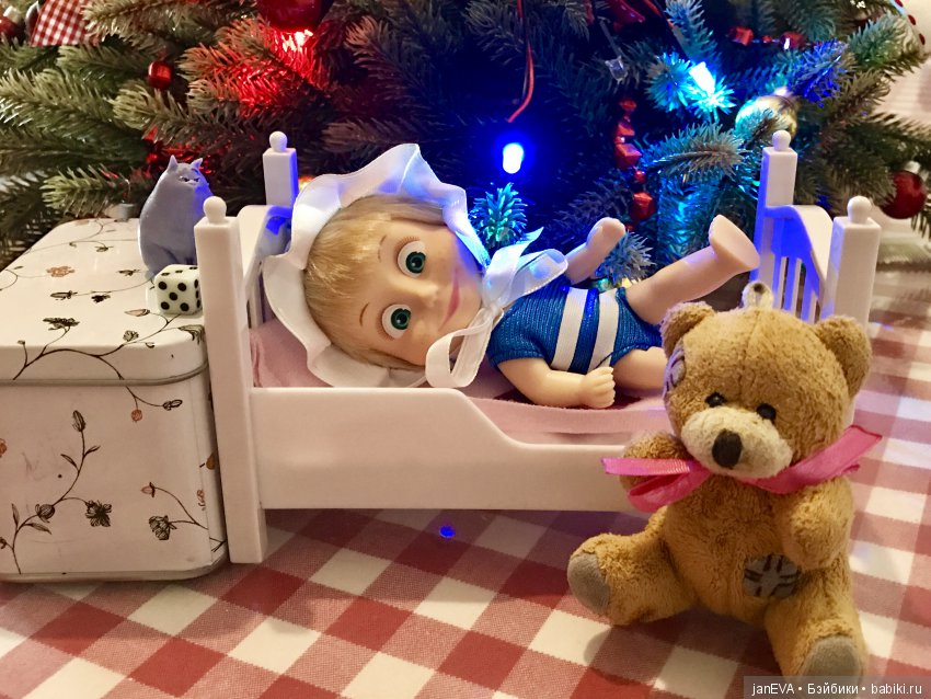 Машкины поиграшки — Куклы Маша и Медведь (Simba): Маша в кармашке (фото 6)