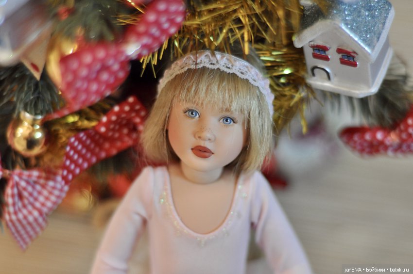 Новогодняя девочка — Куклы Helen Kish (Хелен Киш): Riley (Райли) (фото 5)