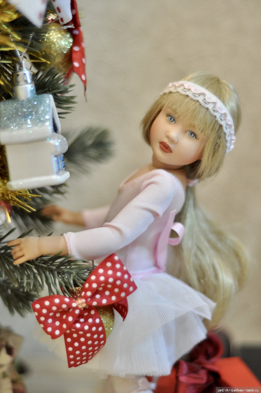 Новогодняя девочка — Куклы Helen Kish (Хелен Киш): Riley (Райли) (фото 6)