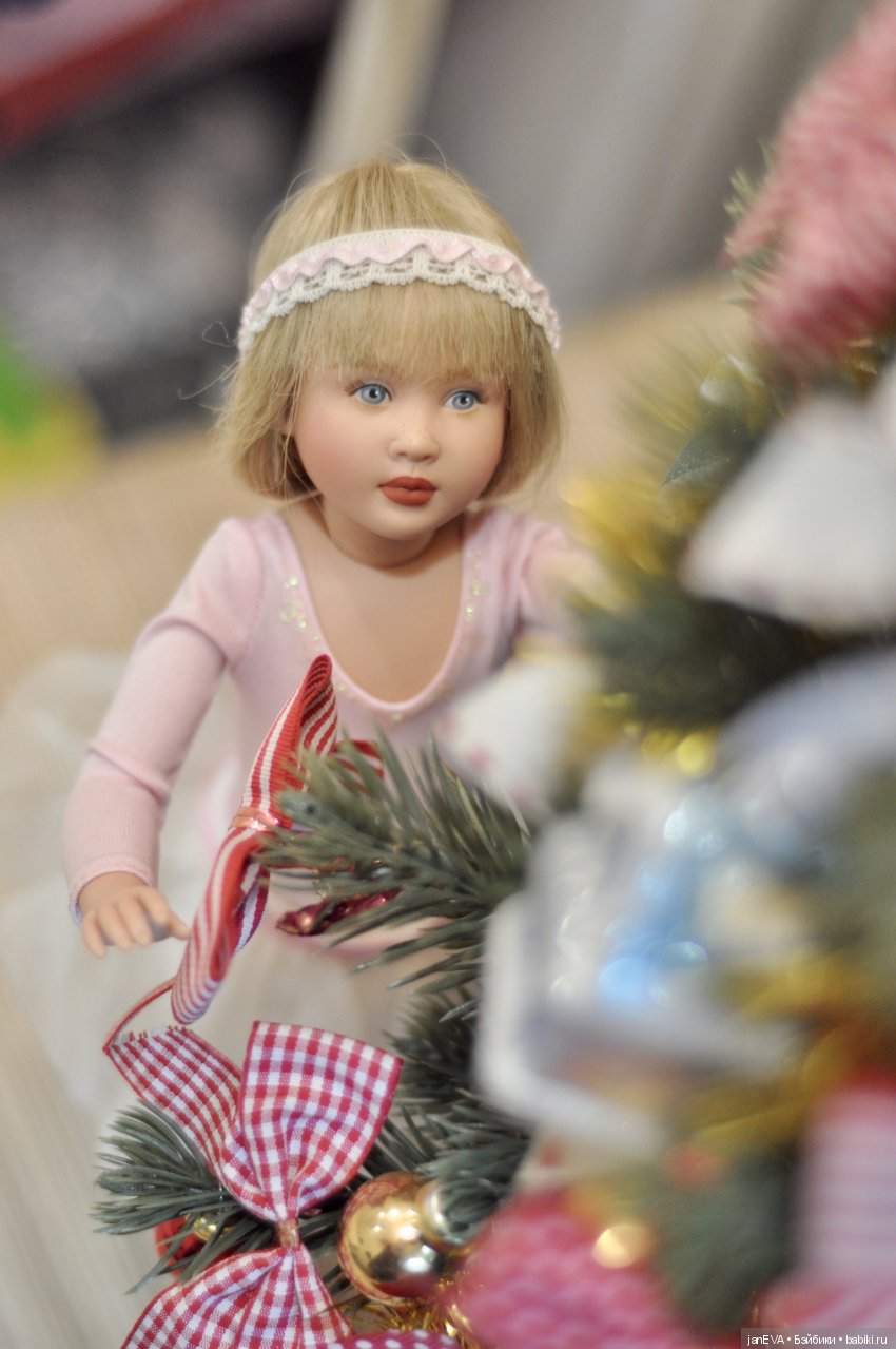 Новогодняя девочка — Куклы Helen Kish (Хелен Киш): Riley (Райли) (фото 4)