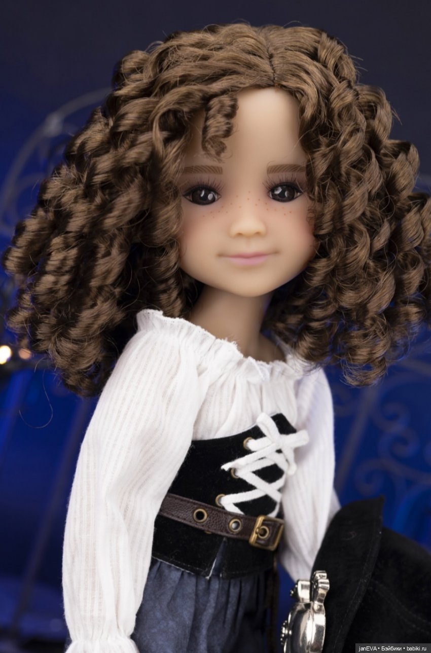 Куклы Руби Ред 37 см за 2024 год