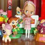 Малышка Лиза отдыхает на даче у друзей!!!