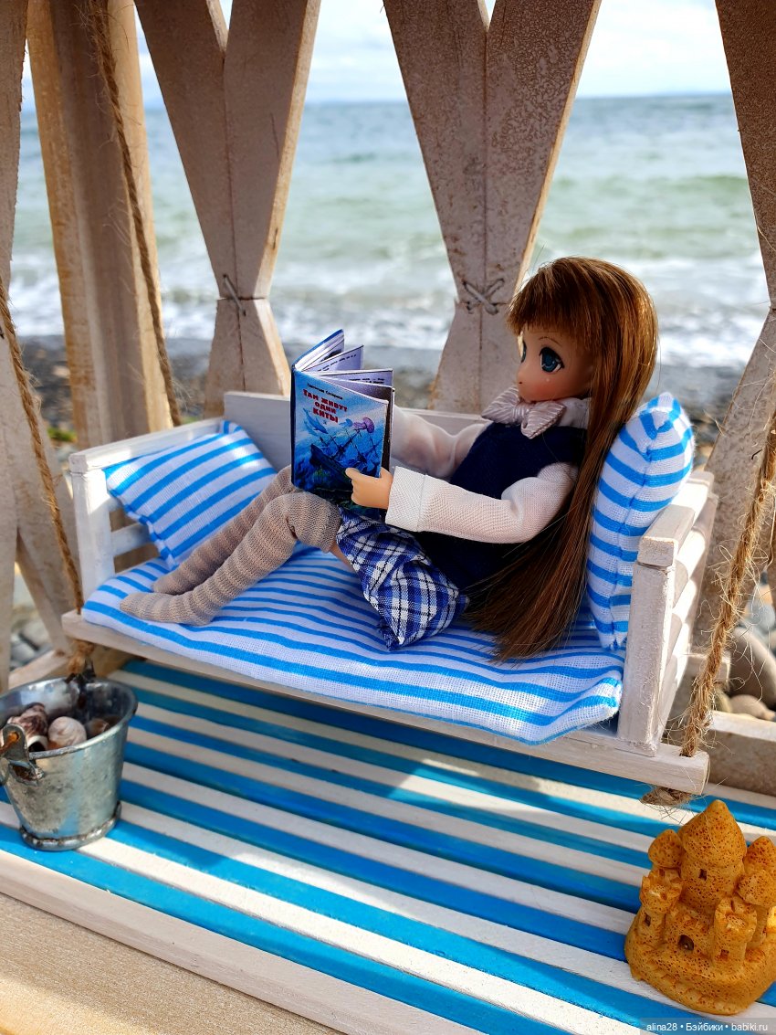 Беседка в морском стиле из декоративного фонаря