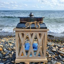 Беседка в морском стиле из декоративного фонаря