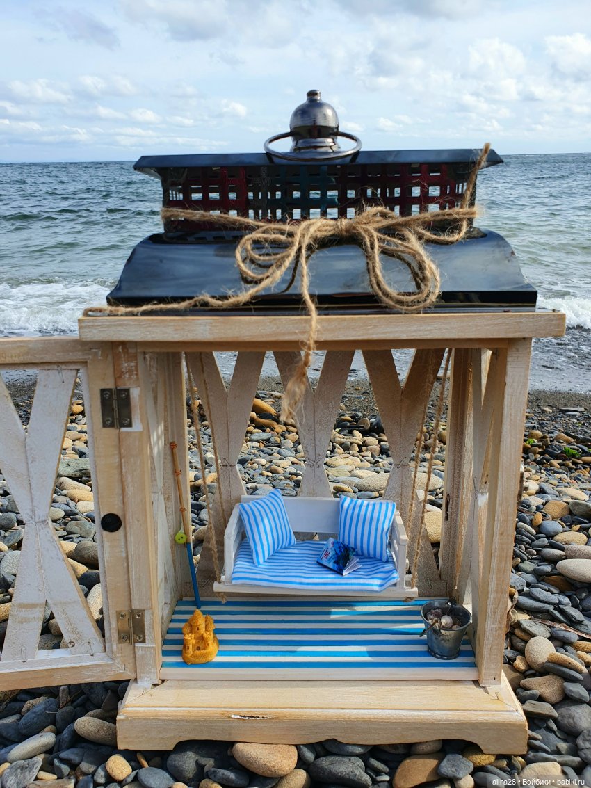 Беседка в морском стиле из декоративного фонаря