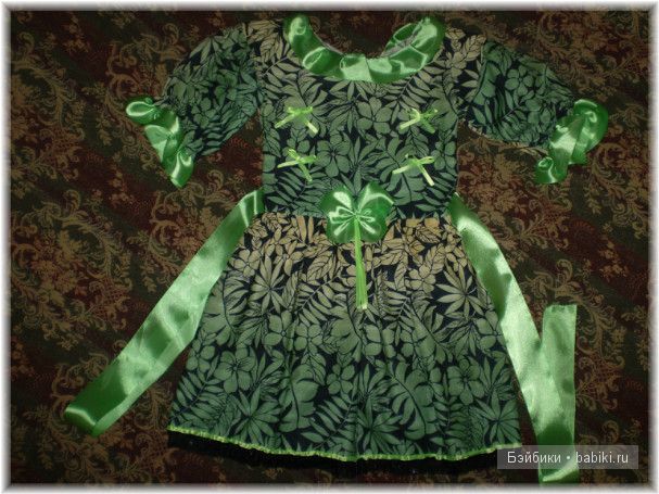 Зелёное и красное! Платья для Алианны своими руками