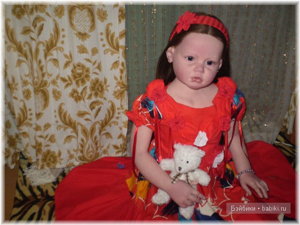 Зелёное и красное! Платья для Алианны своими руками