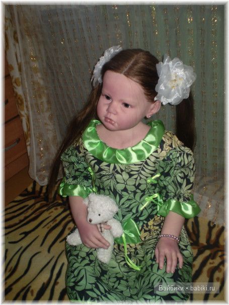 Зелёное и красное! Платья для Алианны своими руками (фото 9)