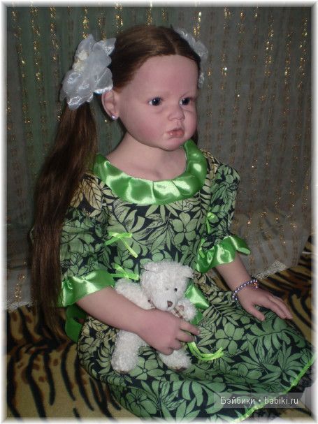 Зелёное и красное! Платья для Алианны своими руками (фото 7)