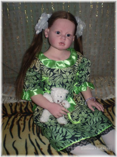 Зелёное и красное! Платья для Алианны своими руками (фото 8)