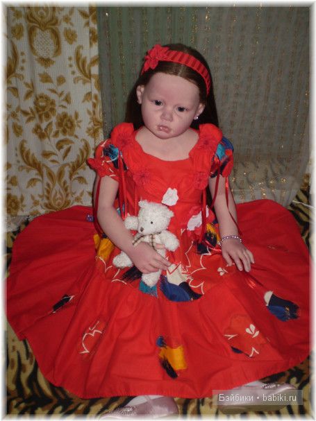 Зелёное и красное! Платья для Алианны своими руками