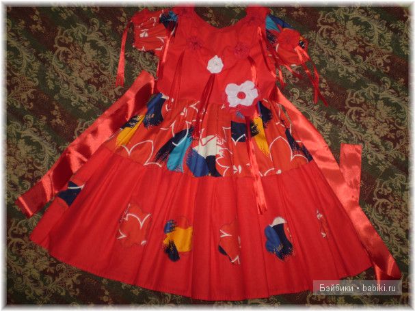 Зелёное и красное! Платья для Алианны своими руками