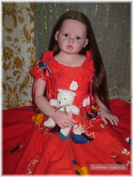 Зелёное и красное! Платья для Алианны своими руками