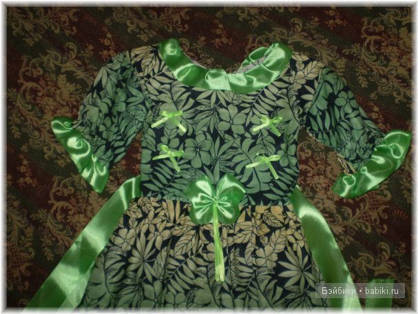 Зелёное и красное! Платья для Алианны своими руками (фото 2)
