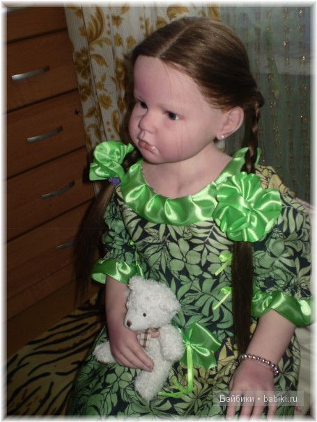 Зелёное и красное! Платья для Алианны своими руками