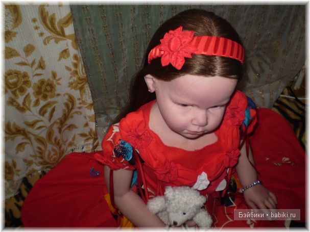 Зелёное и красное! Платья для Алианны своими руками