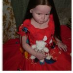 Зелёное и красное!  Платья для Алианны своими руками!