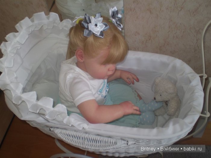 Красивая колясочка для кукол