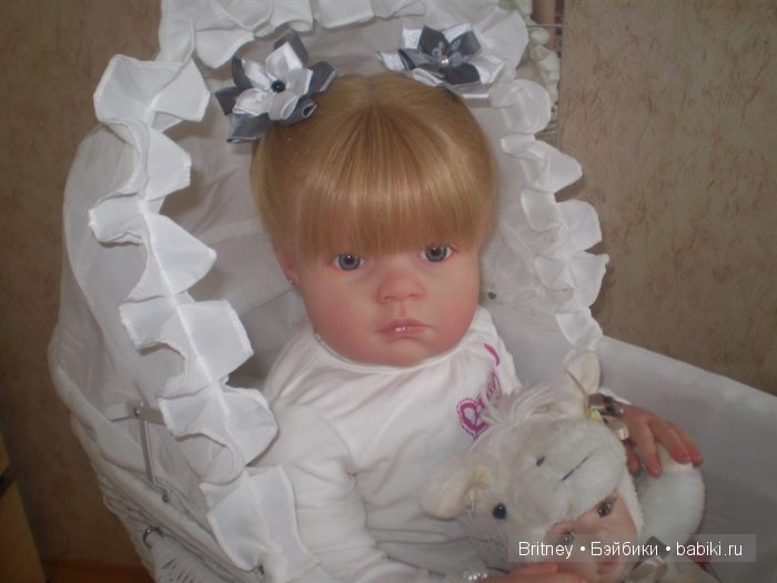 Красивая колясочка для кукол