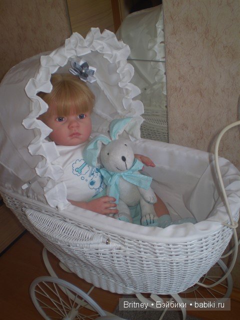 Красивая колясочка для кукол