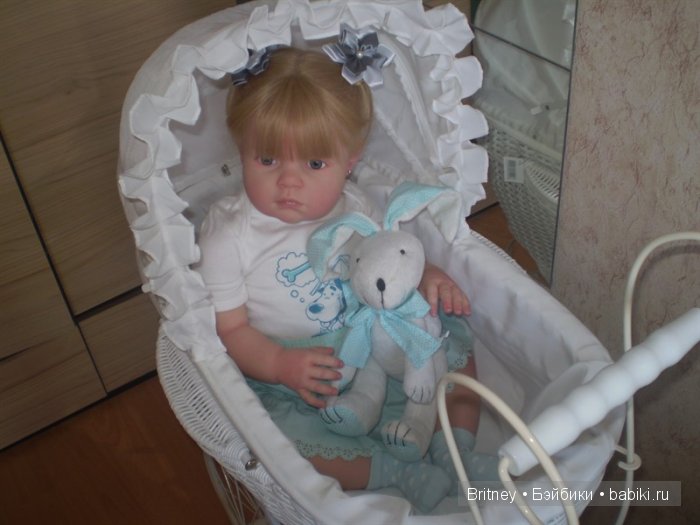 Красивая колясочка для кукол