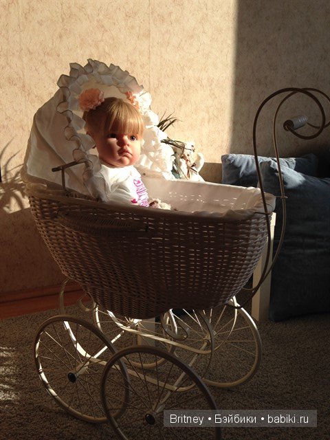 Красивая колясочка для кукол (фото 8)