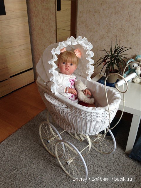 Красивая колясочка для кукол (фото 7)