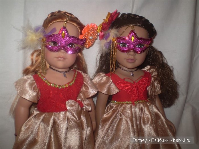 Медина и София Новогодние наряды девочек