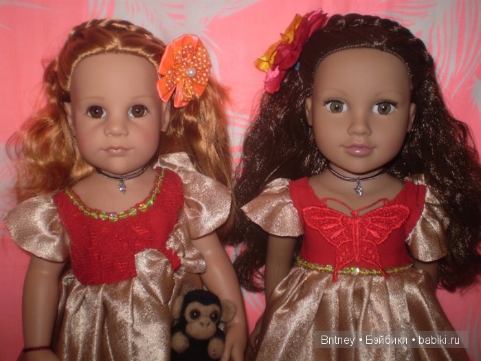 Медина и София Новогодние наряды девочек