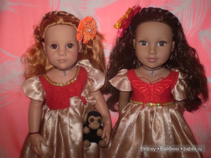 Медина и София Новогодние наряды девочек