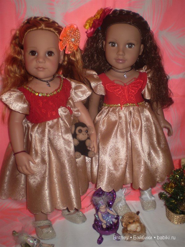 Медина и София Новогодние наряды девочек