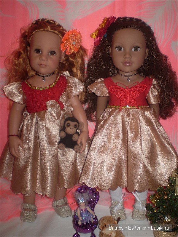 Медина и София Новогодние наряды девочек