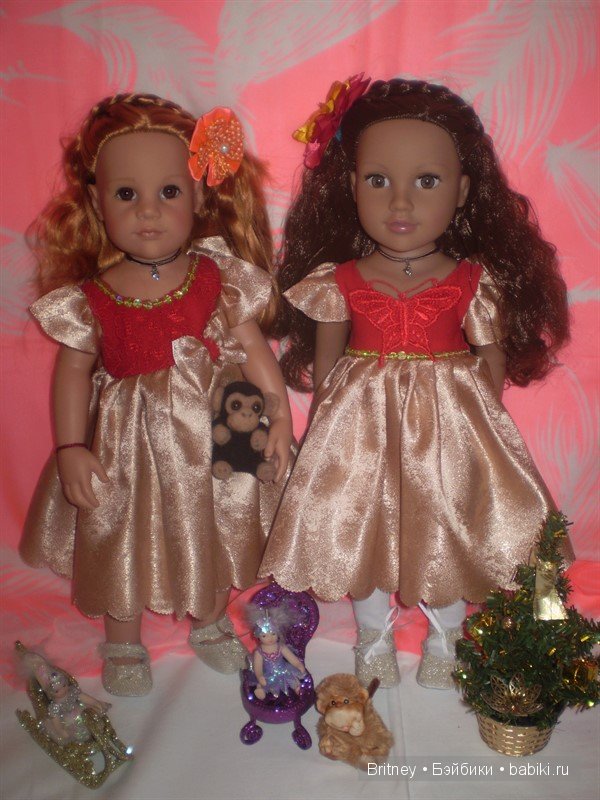 Медина и София Новогодние наряды девочек