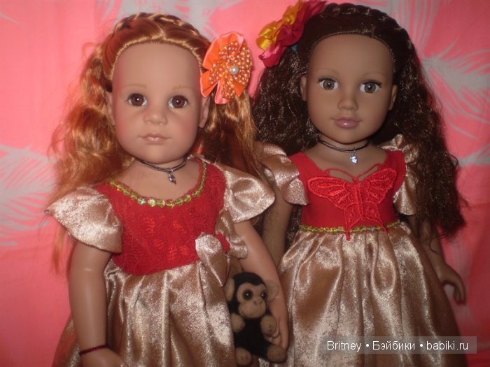 Медина и София Новогодние наряды девочек