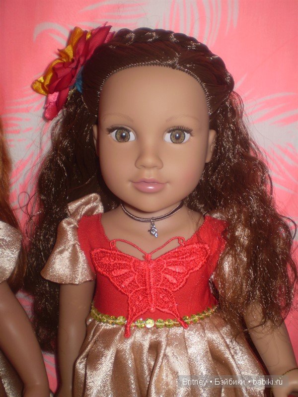 Медина и София Новогодние наряды девочек