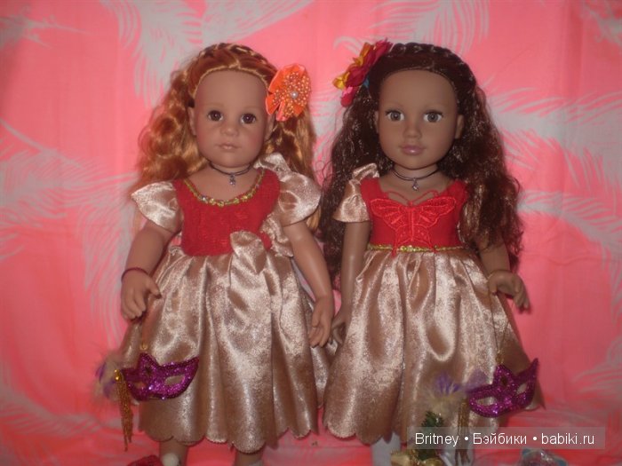 Медина и София Новогодние наряды девочек