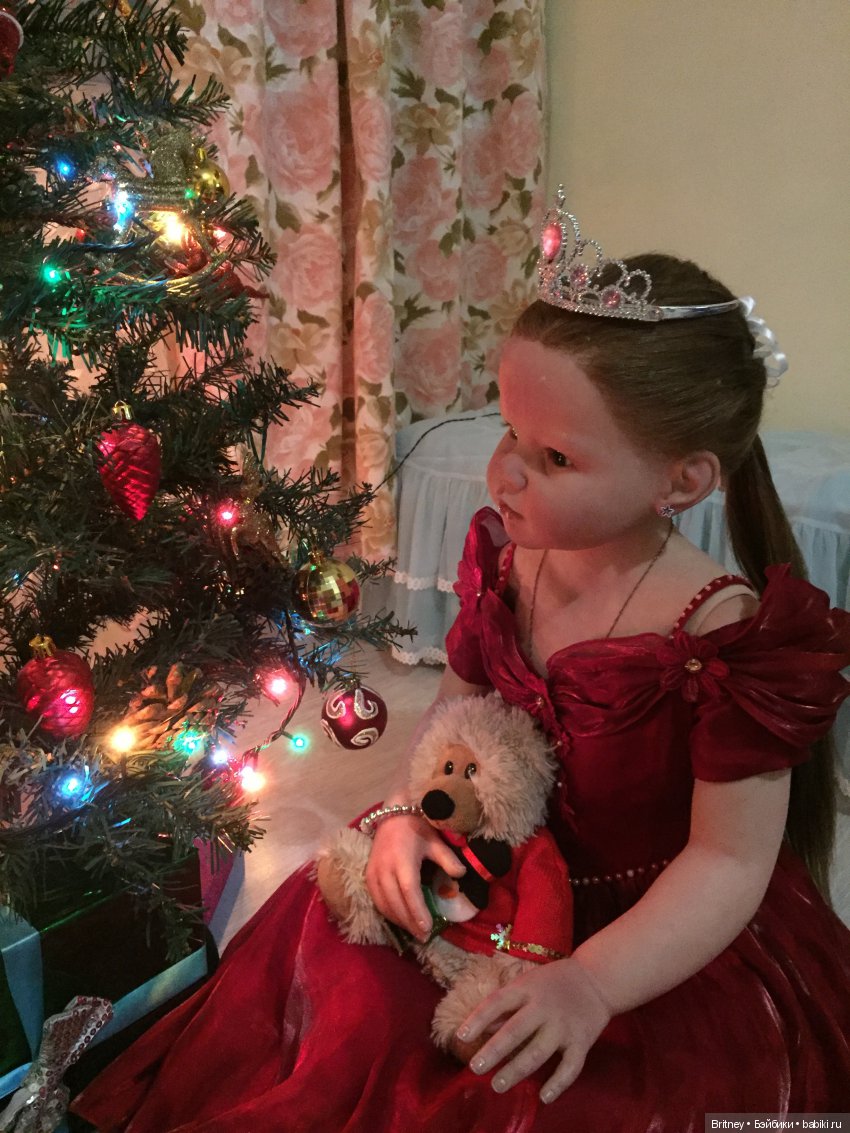 Девочки и новогодняя ёлочка