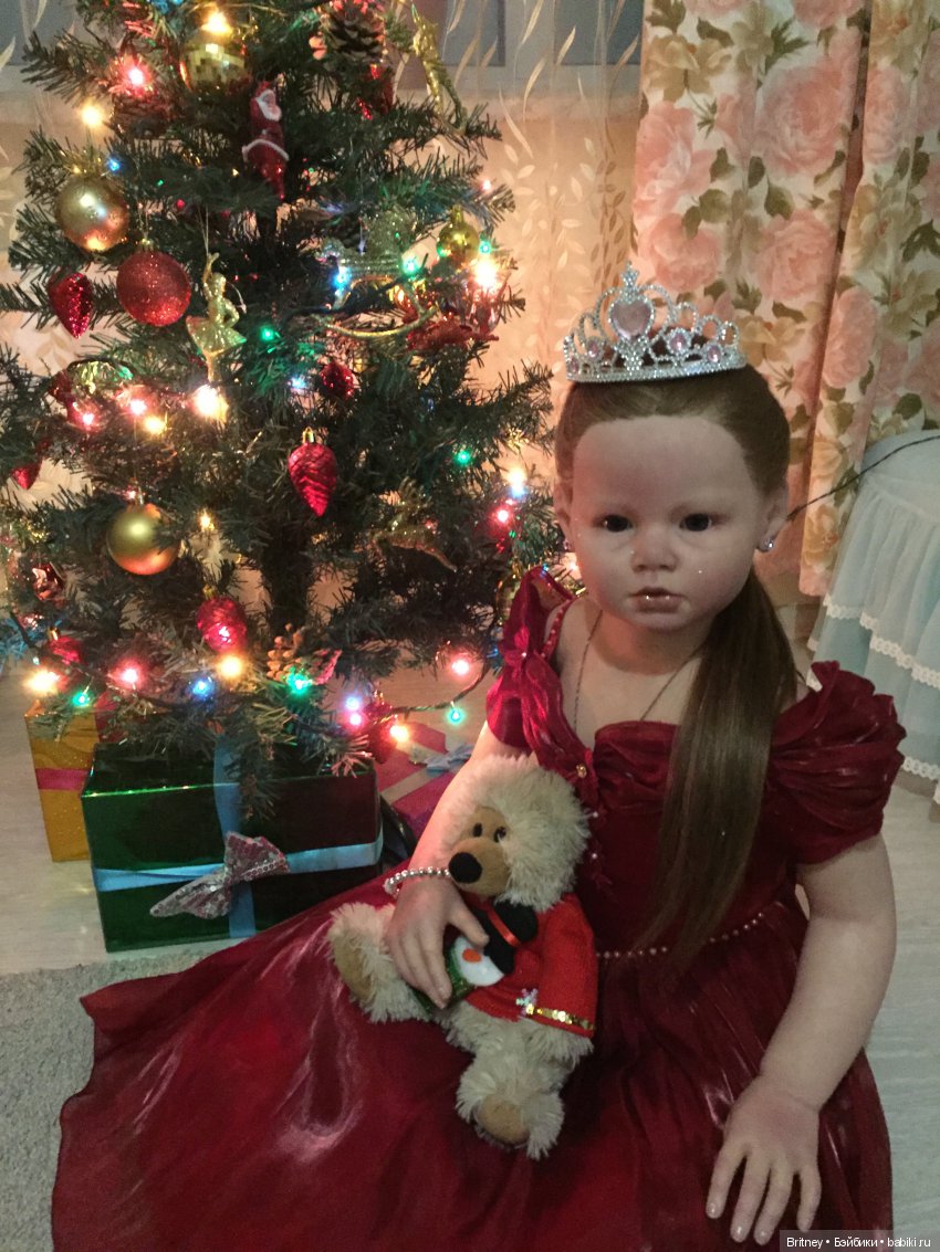 Девочки и новогодняя ёлочка