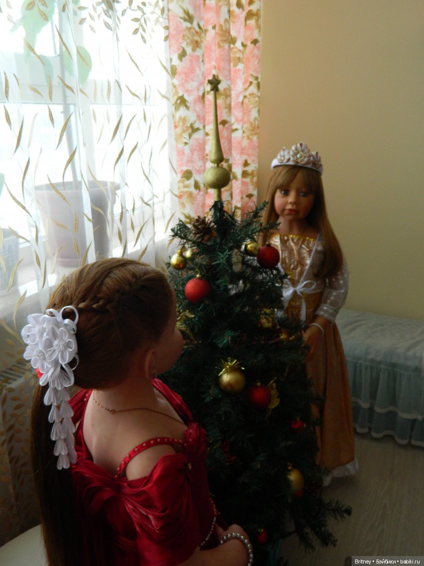 Девочки и новогодняя ёлочка (фото 3)