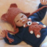 Вязаный костюмчик для  реборна Захара