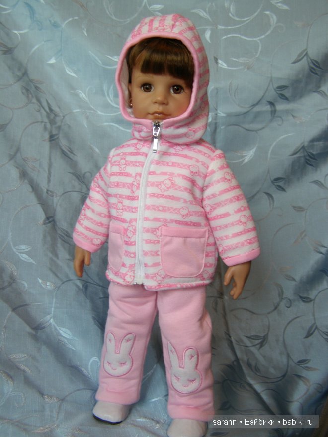 Две сестрички: Ангелина и Иришка любят модничать