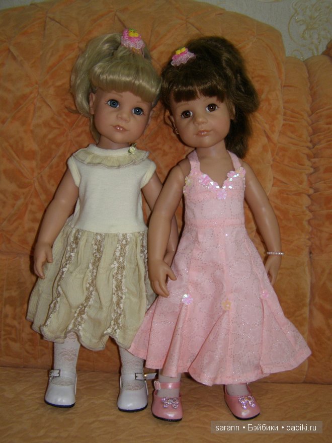 Две сестрички: Ангелина и Иришка любят модничать