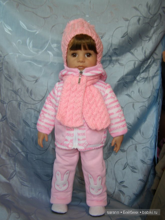 Две сестрички: Ангелина и Иришка любят модничать