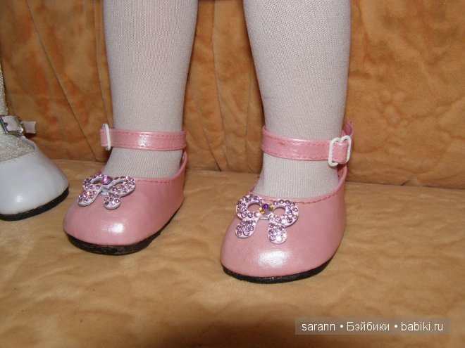 Две сестрички: Ангелина и Иришка любят модничать