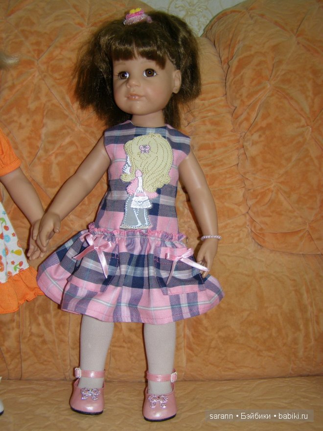 Две сестрички: Ангелина и Иришка любят модничать