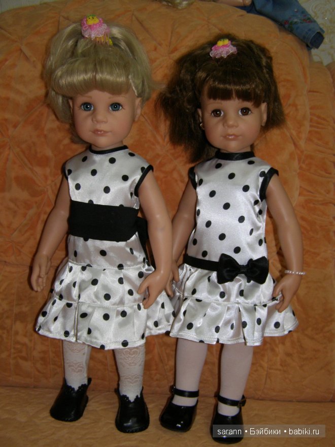 Две сестрички: Ангелина и Иришка любят модничать