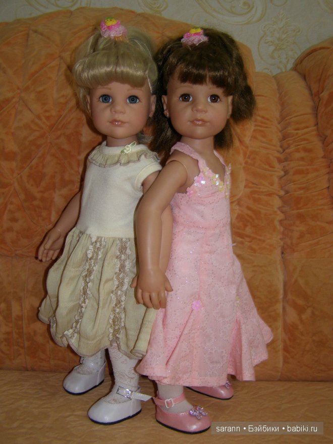 Две сестрички: Ангелина и Иришка любят модничать