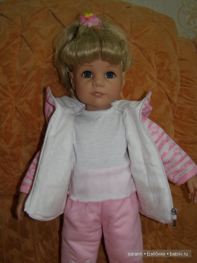 Две сестрички: Ангелина и Иришка любят модничать