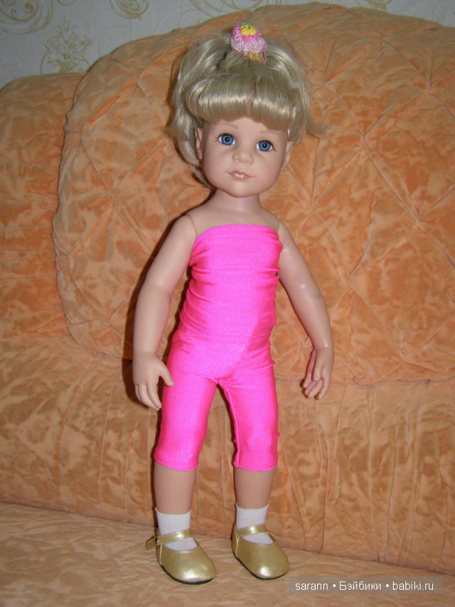 Две сестрички: Ангелина и Иришка любят модничать